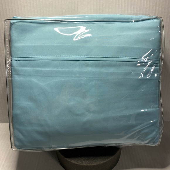 Queen Sheet Set (6 pieces) - Microfiber & Bamboo - Picture 3 of 10